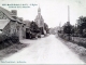 L'église et route de la Guerche, vers 1920 (carte postale ancienne).