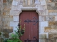 Petite porte de la façade ouest de l'église Saint Pierre
