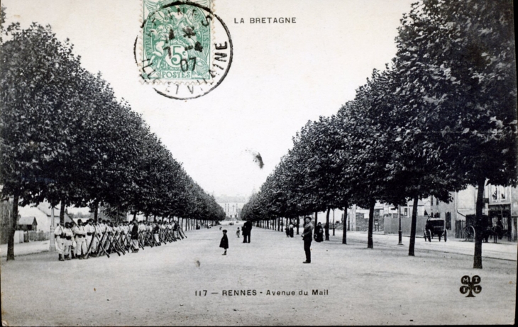 Avenue du Mail, vers 1907 (carte postale ancienne). - Rennes
