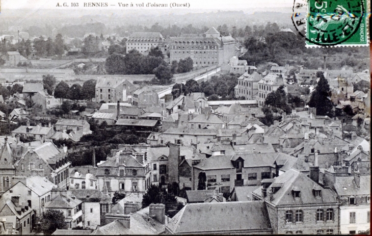 Vue à vol d'oiseau (ouest). Vers 1908 (carte postale ancienne). - Rennes