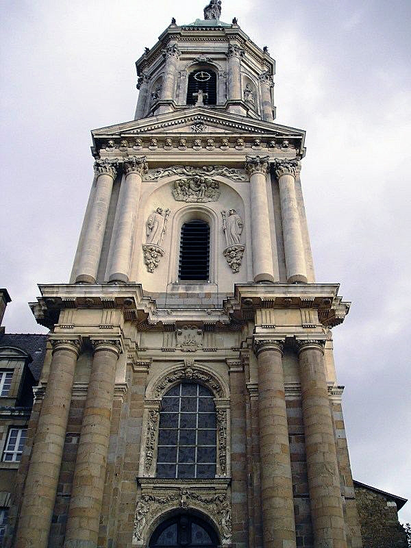 Notre Dame en Saint Mélaine : l'entrée - Rennes
