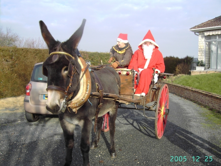 Photo Villers Les Ormes Le Pere Noel En Visite A Villiers