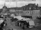 La grande place un jour de marché, vers 1910 (carte postale ancienne).