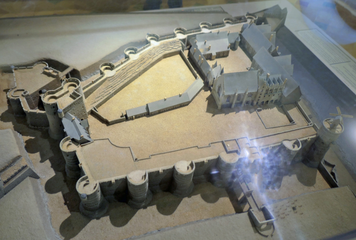 Le château prison et garnison du 16ème au 20 ème siècle - Angers