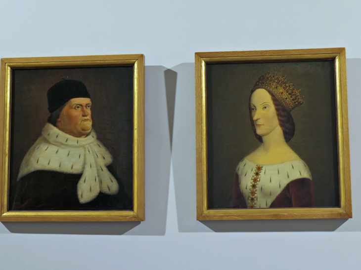 Le château : portraits du roi René et de Jeanne d'Aval - Angers