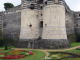 Photo suivante de Angers le château : le porte des champs vue des douves