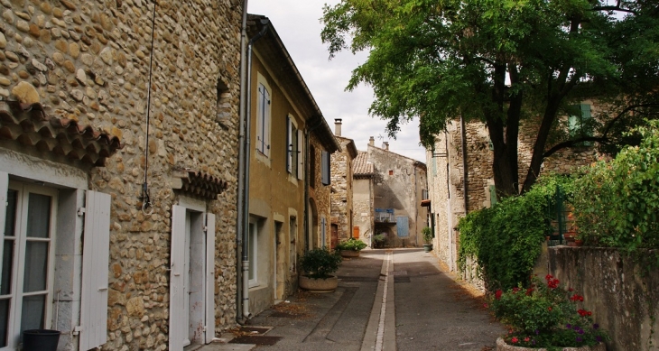 Le Village - Charols
