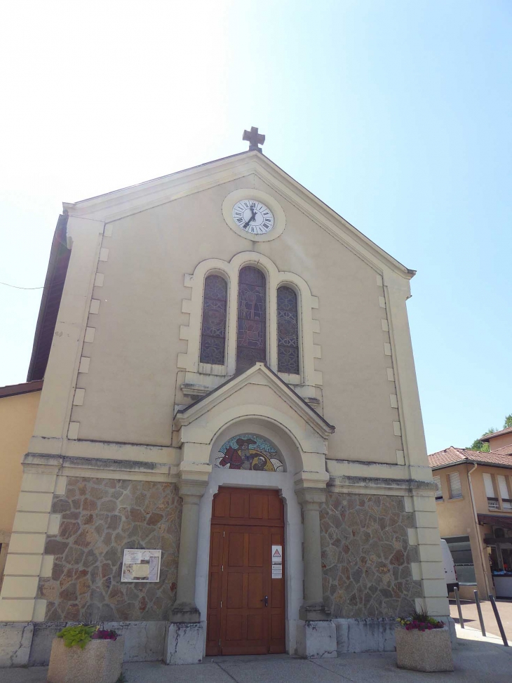 L'entrée de l'église - Montbonnot-Saint-Martin
