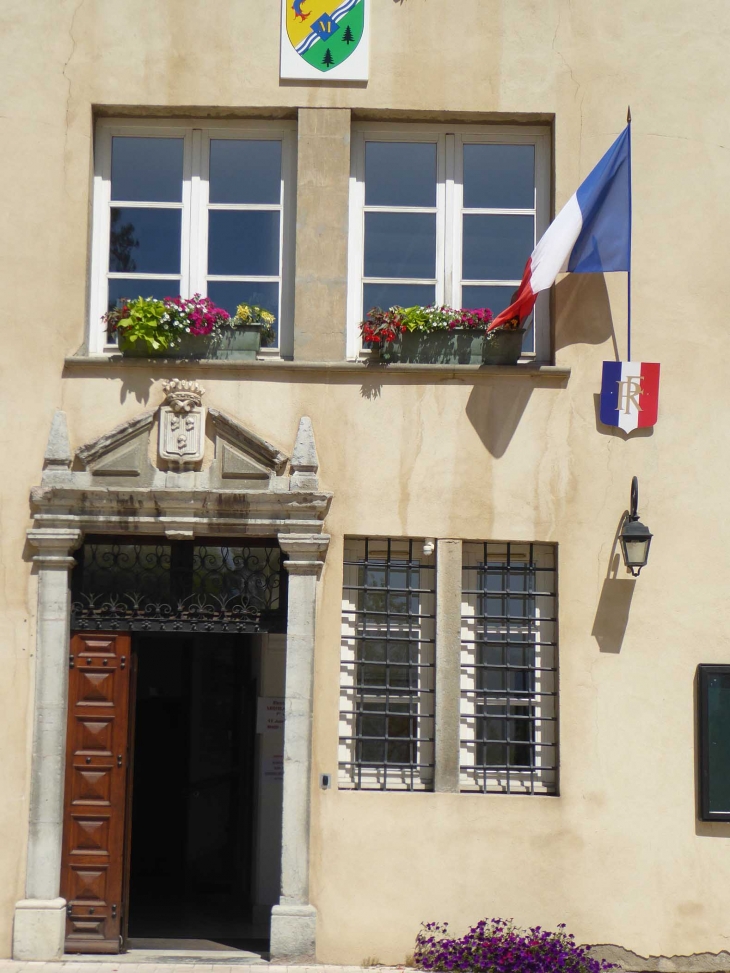 L'entrée de la mairie - Montbonnot-Saint-Martin