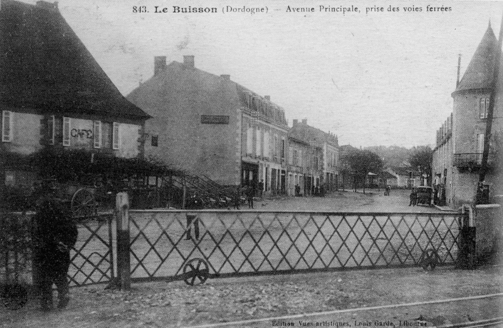 Photo à Le BuissondeCadouin (24480) Début XXe siècle Avenue