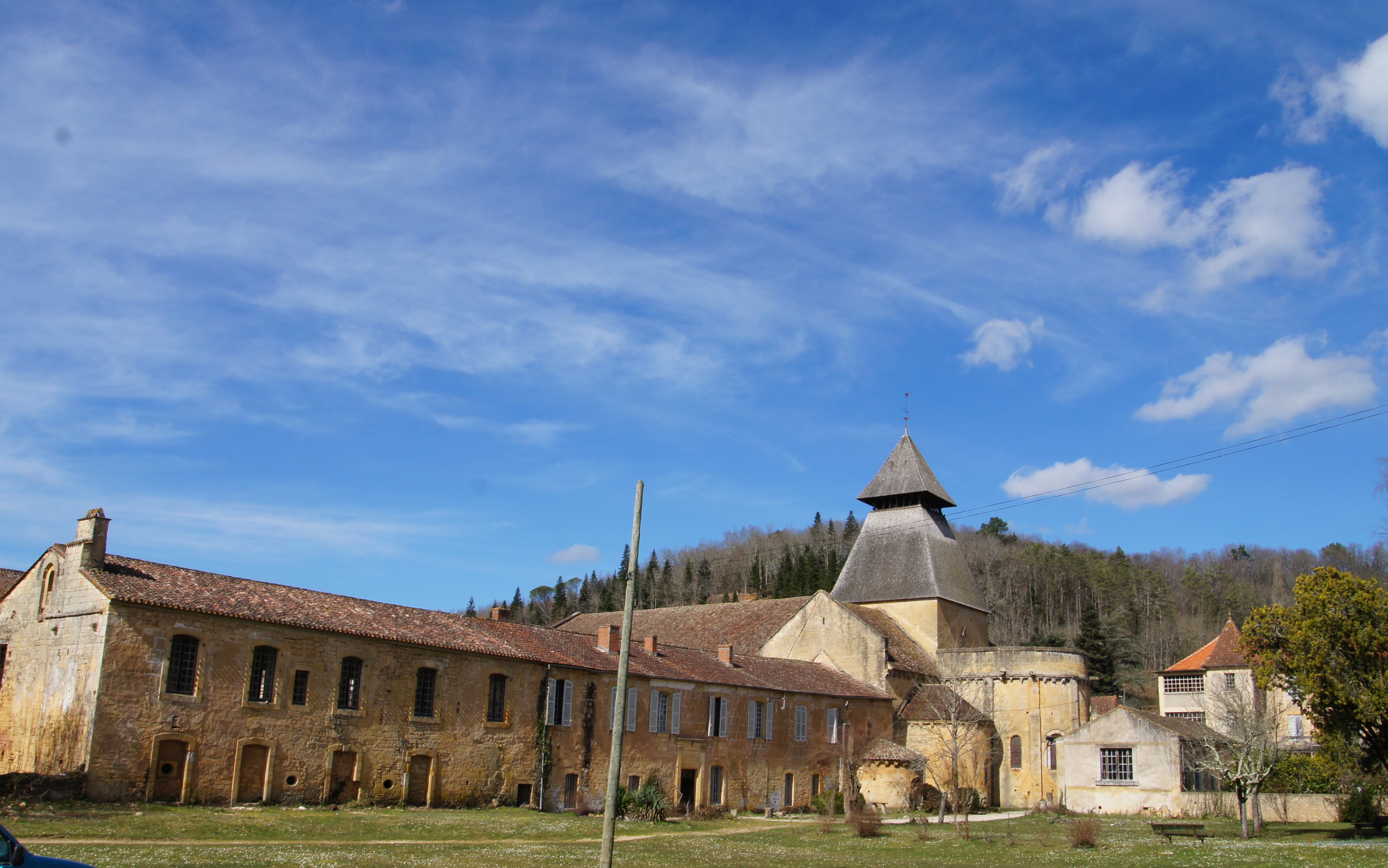 Photo à Le BuissondeCadouin (24480) L'abbaye NotreDame de la