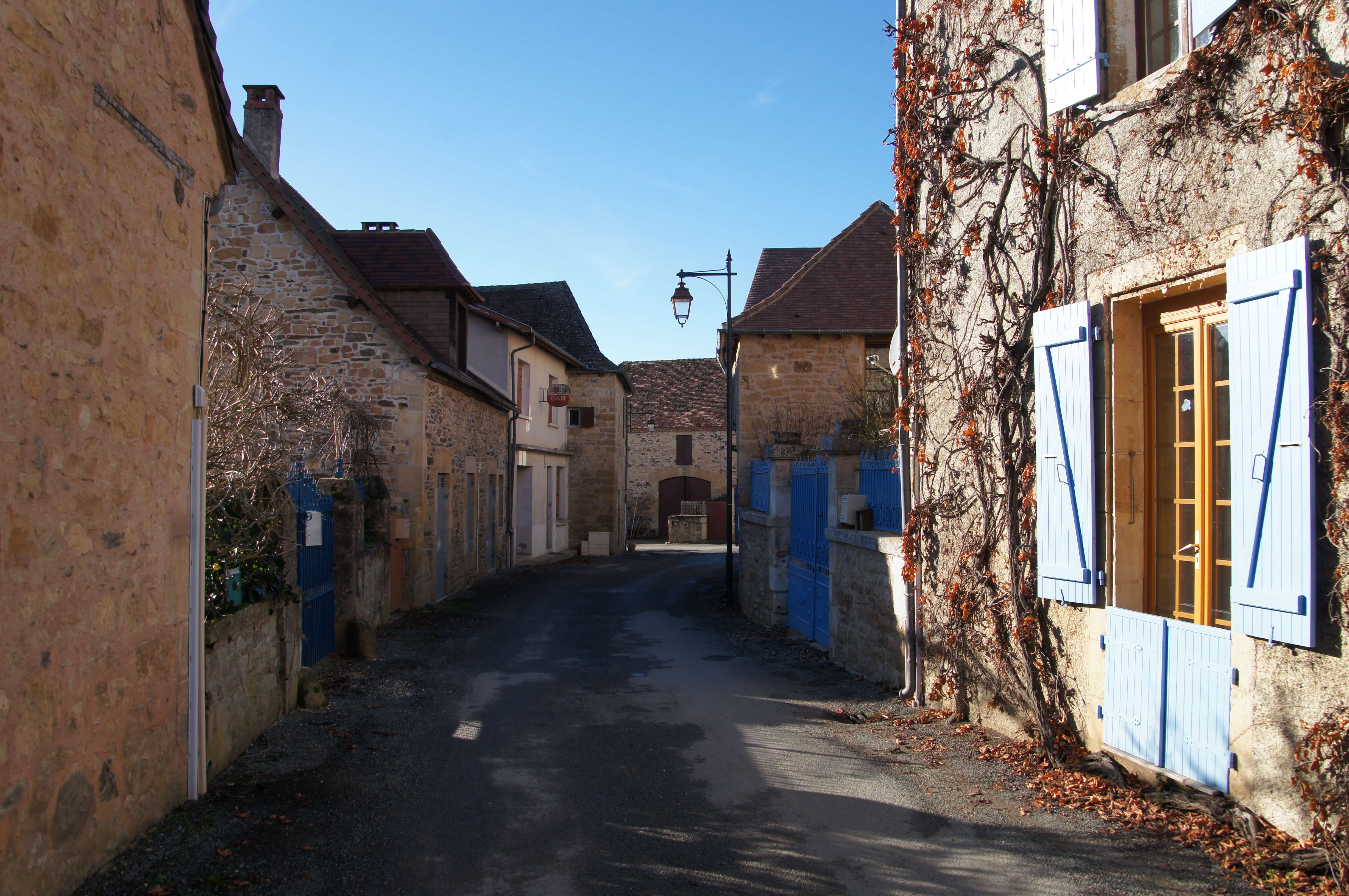 Photo à Saint Médard Dexcideuil 24160 Une Rue Du Village Saint Médard Dexcideuil 