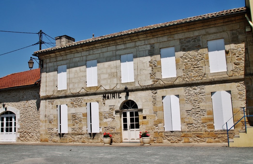 Photo à Saint-Seurin-de-Prats (24230) : La Mairie - Saint-Seurin-de