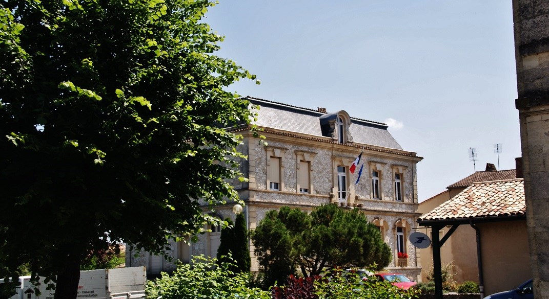 Photo à Vélines (24230) : La Mairie - Vélines, 254916 Communes.com