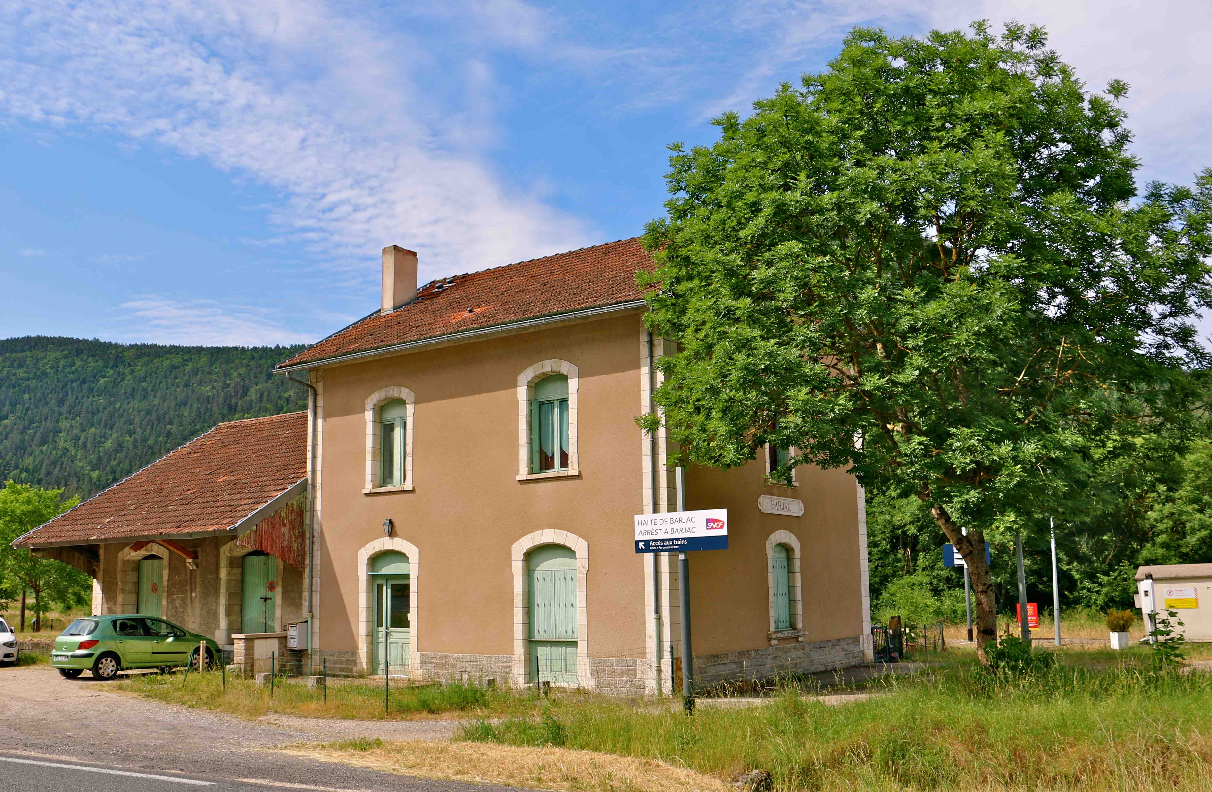 Photo à Barjac (48000) : L'ancienne gare - Barjac, 272244 Communes.com