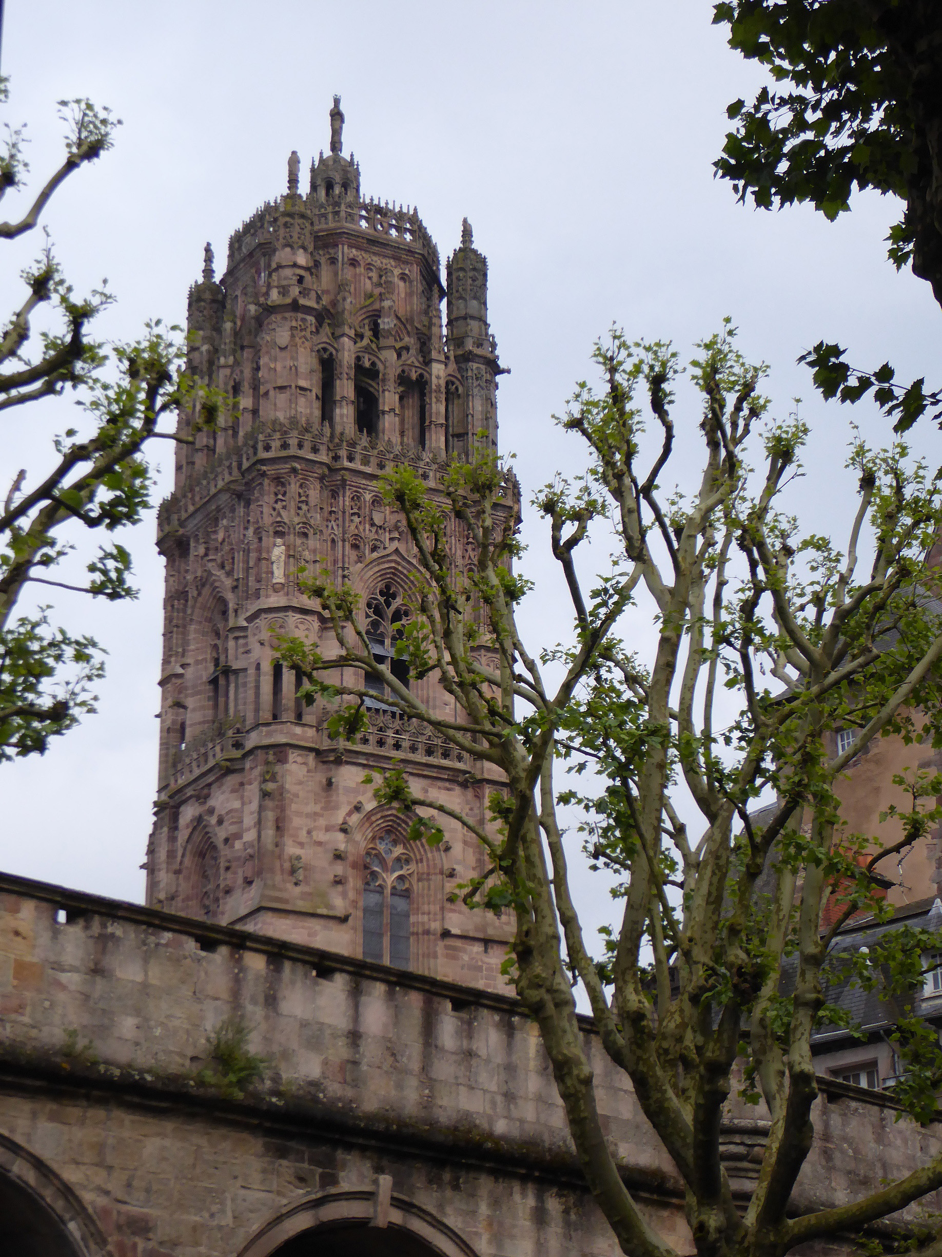 photo-rodez-12000-le-clocher-de-la-cath-drale-rodez-310685