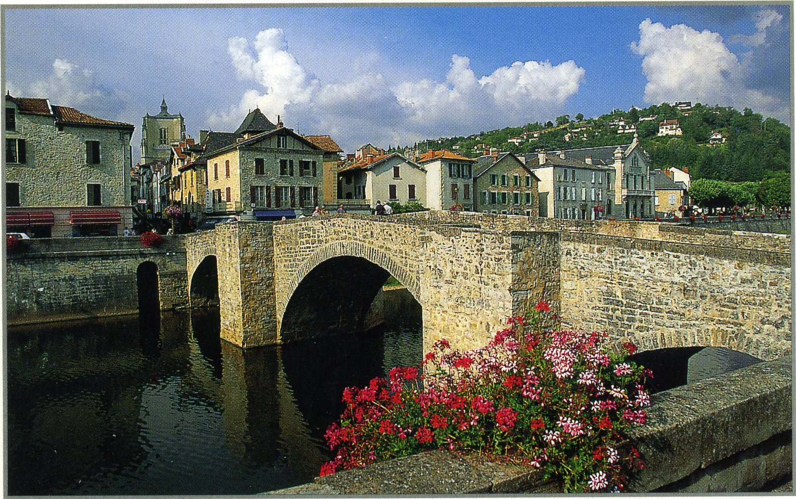 Photo Villefranche-de-Rouergue  12200  Pont des Consuls  Pont