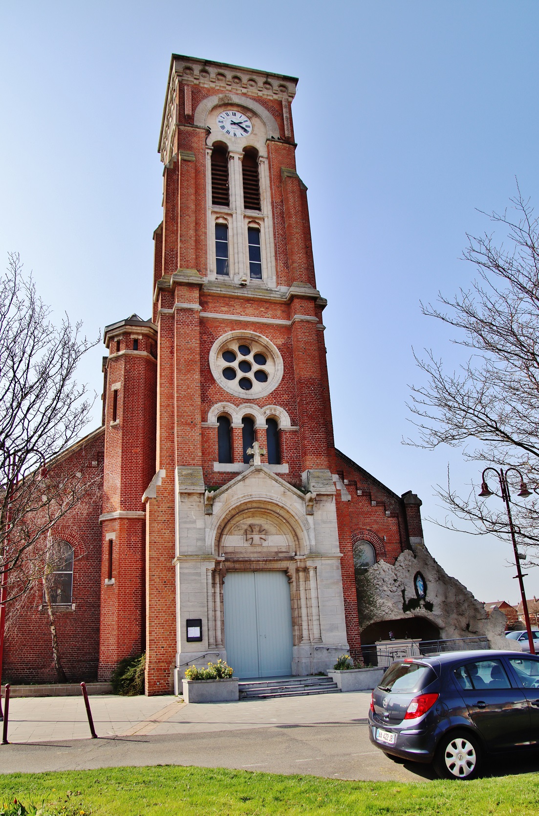 Photo à Loon-Plage (59279) : église Saint-Martin - Loon-Plage, 426782 ...