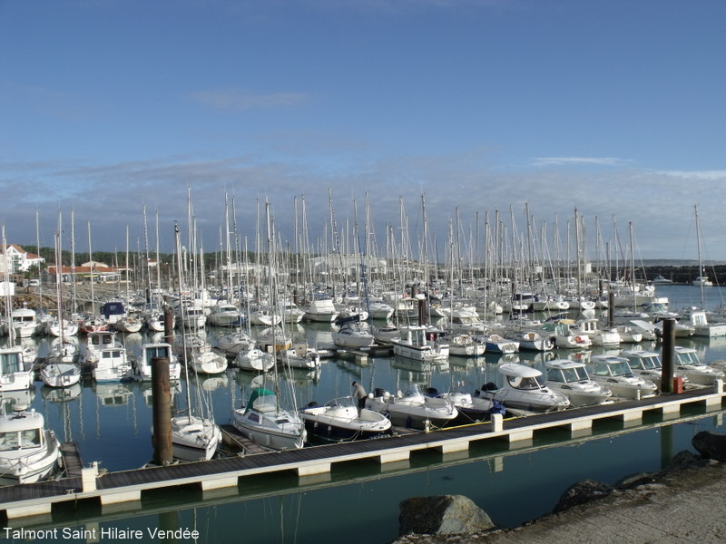 Photo à Talmont-Saint-Hilaire (85440) : Le Port De Bourguenais A ...