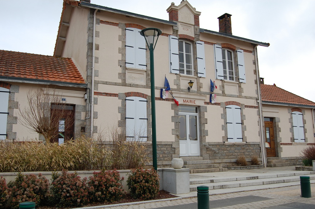 Photo Vernoux-en-G  tine  79240  Mairie Vernoux-en-G  tine