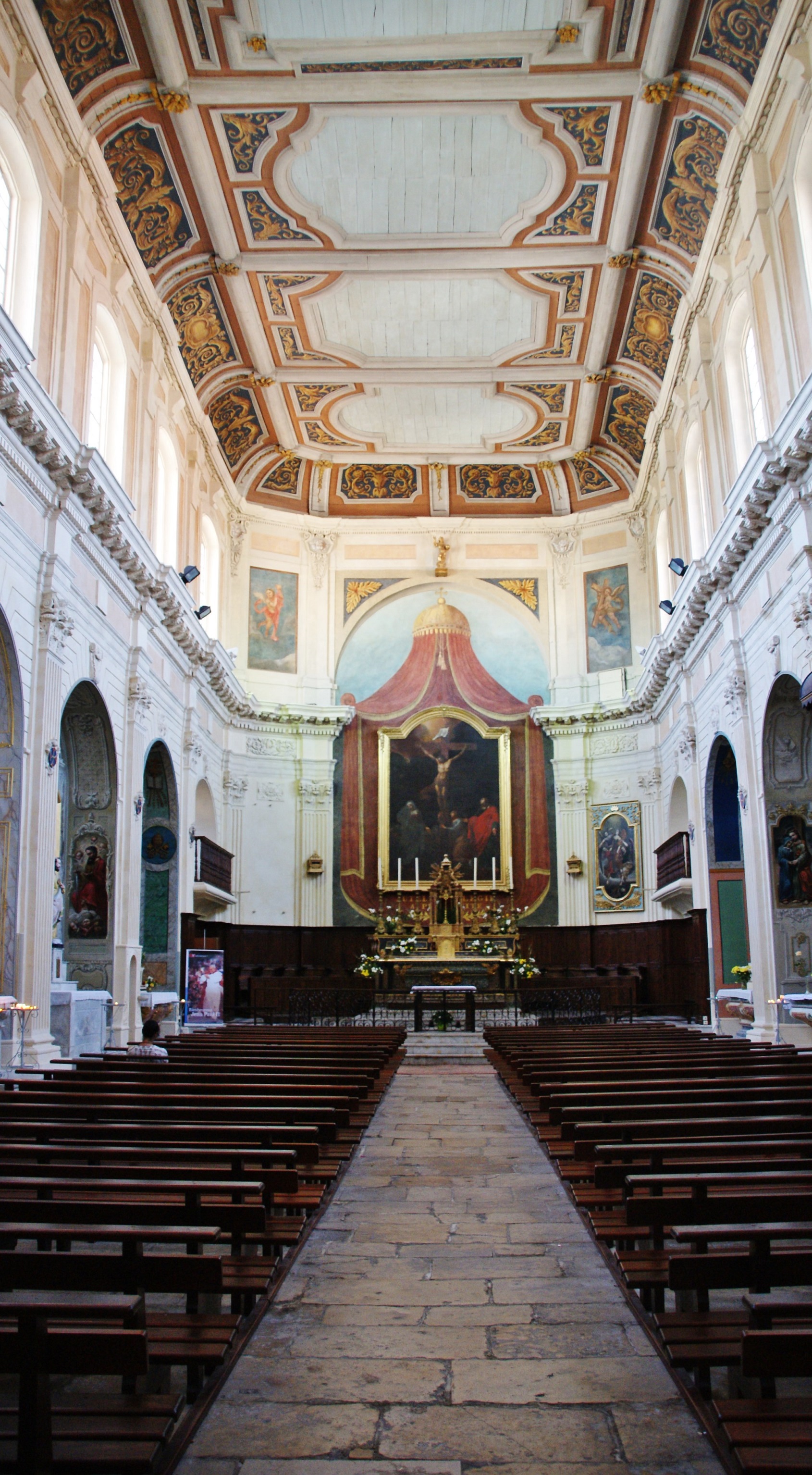 Photo Martigues  13500  --  glise Sainte-Madeleine Martigues