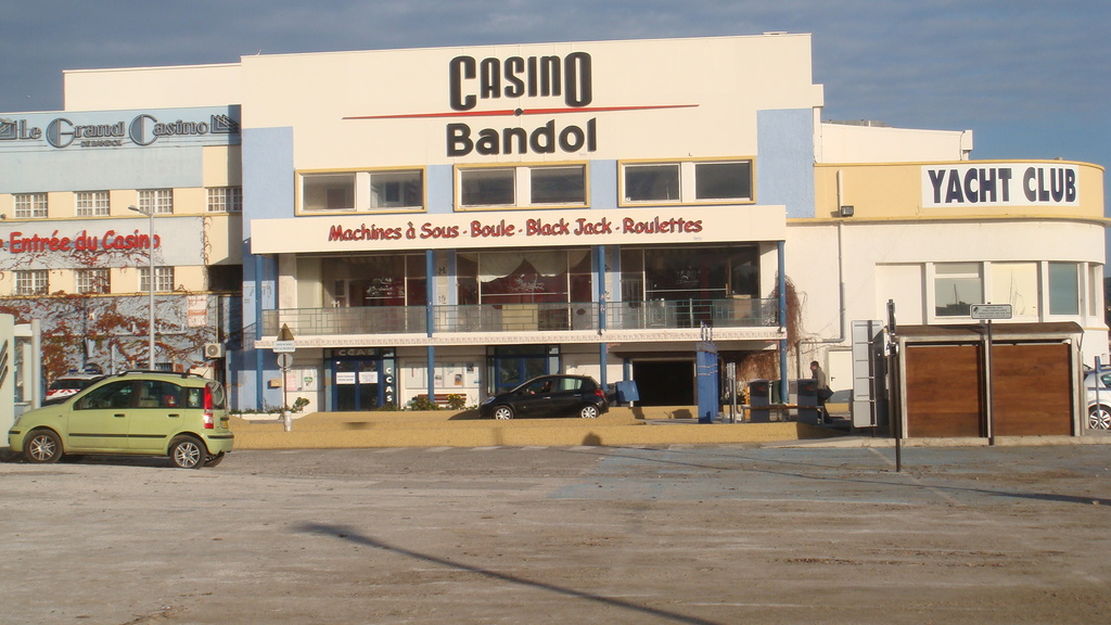 Casino le beausset essence