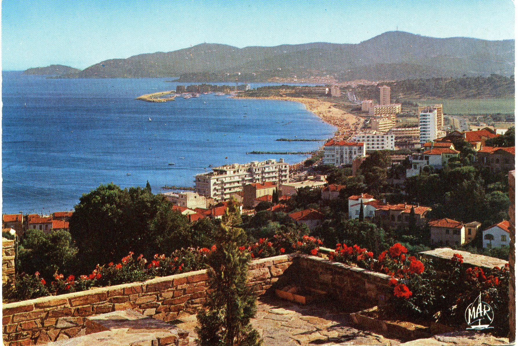 Photo à Le Lavandou (83980) : Vue générale (carte postale ...