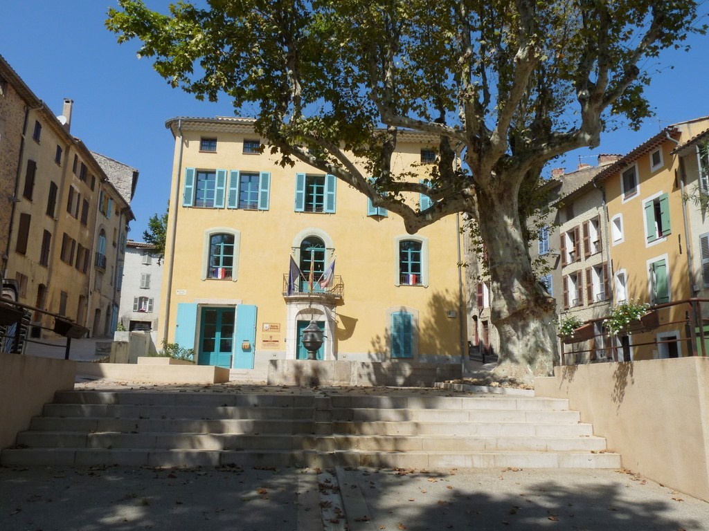 Photo à Lorgues (83510) : Le palais de justice - Lorgues, 167745 ...