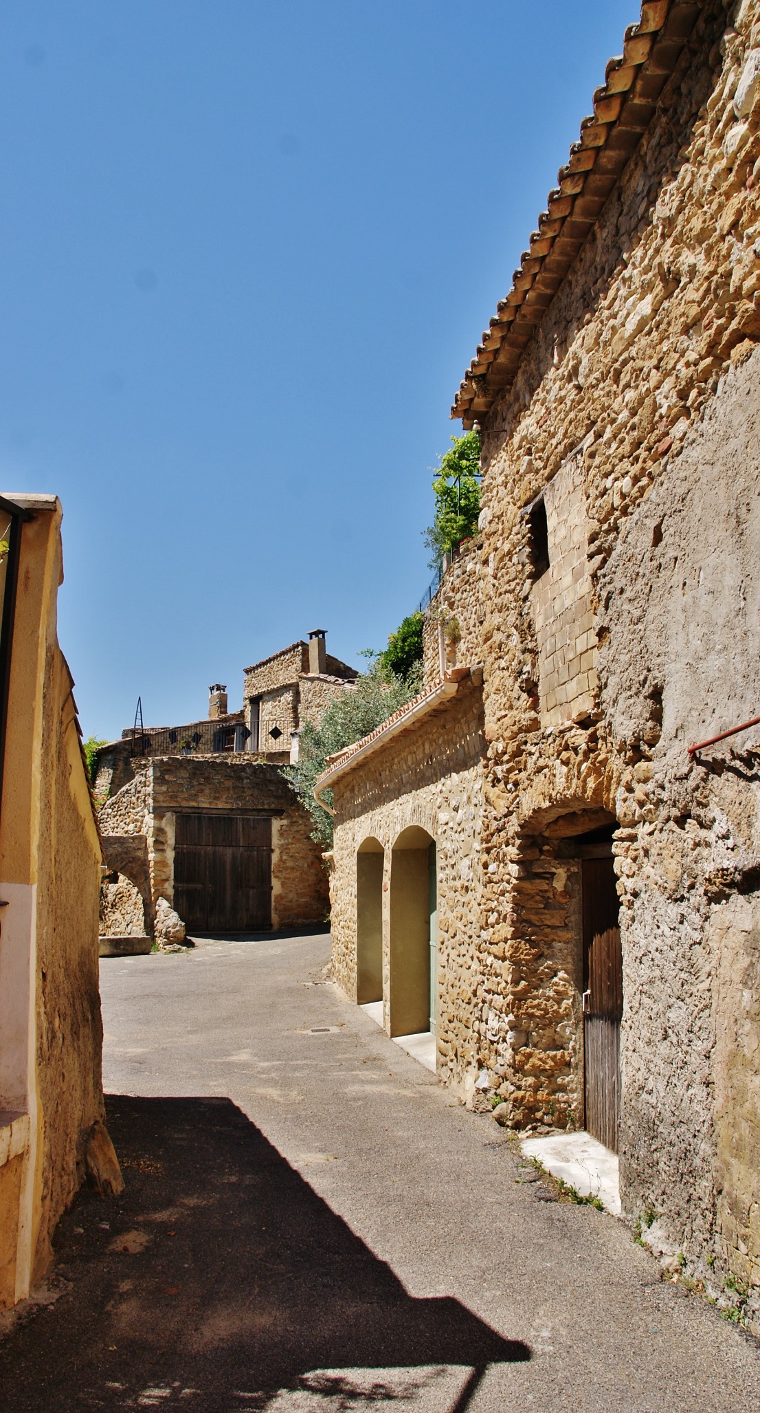 Photo à MirabelauxBaronnies (26110)  Le Village  Mirabelaux