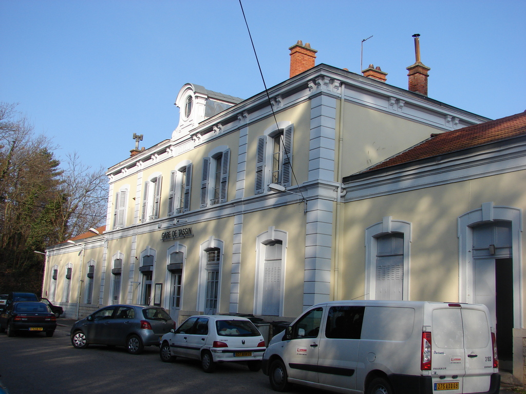 Photo à TassinlaDemiLune (69160)  La Gare  TassinlaDemiLune