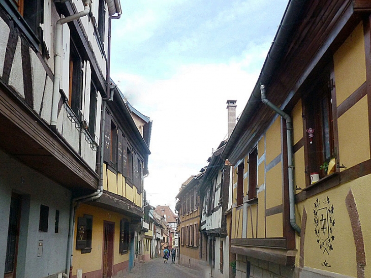 Une rue du village - Barr