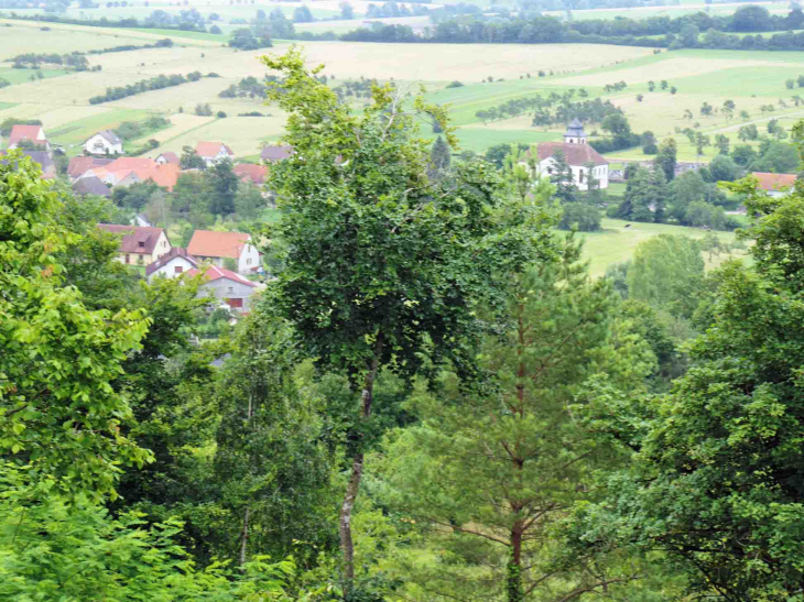 Le village vu de la montée au Kirchberg