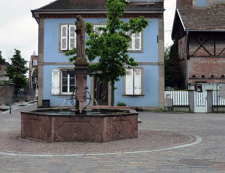 La fontaine - Châtenois