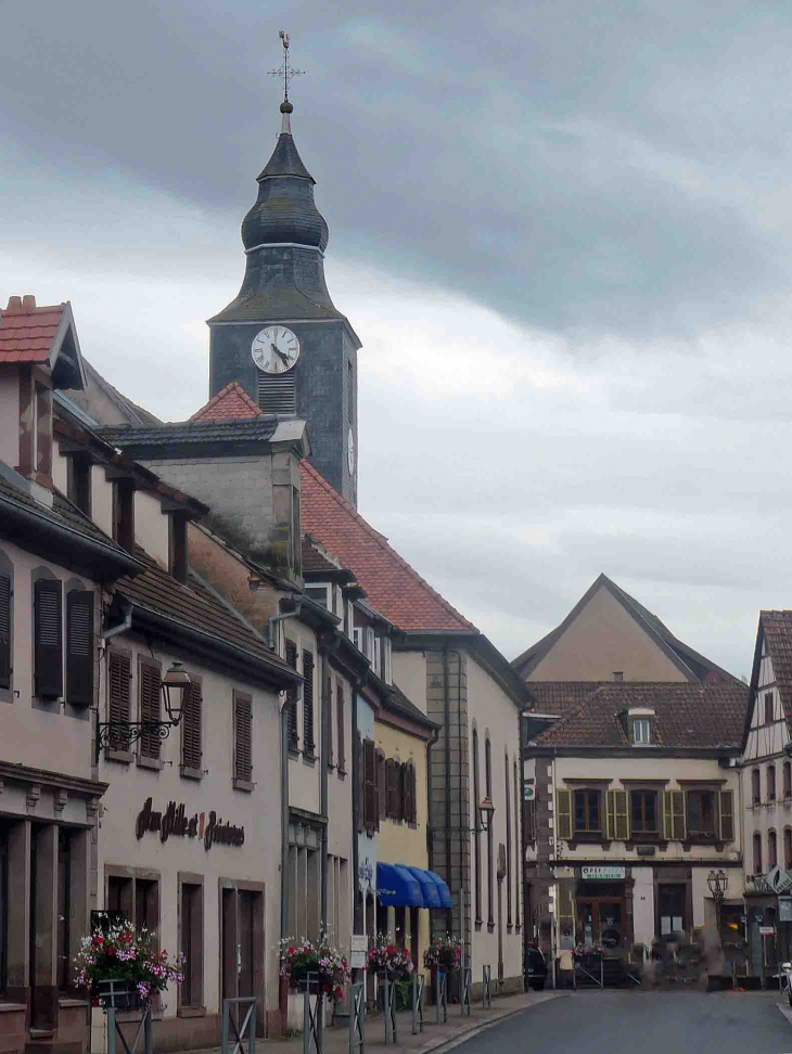 Centre ville : vue sur le clocher - Diemeringen