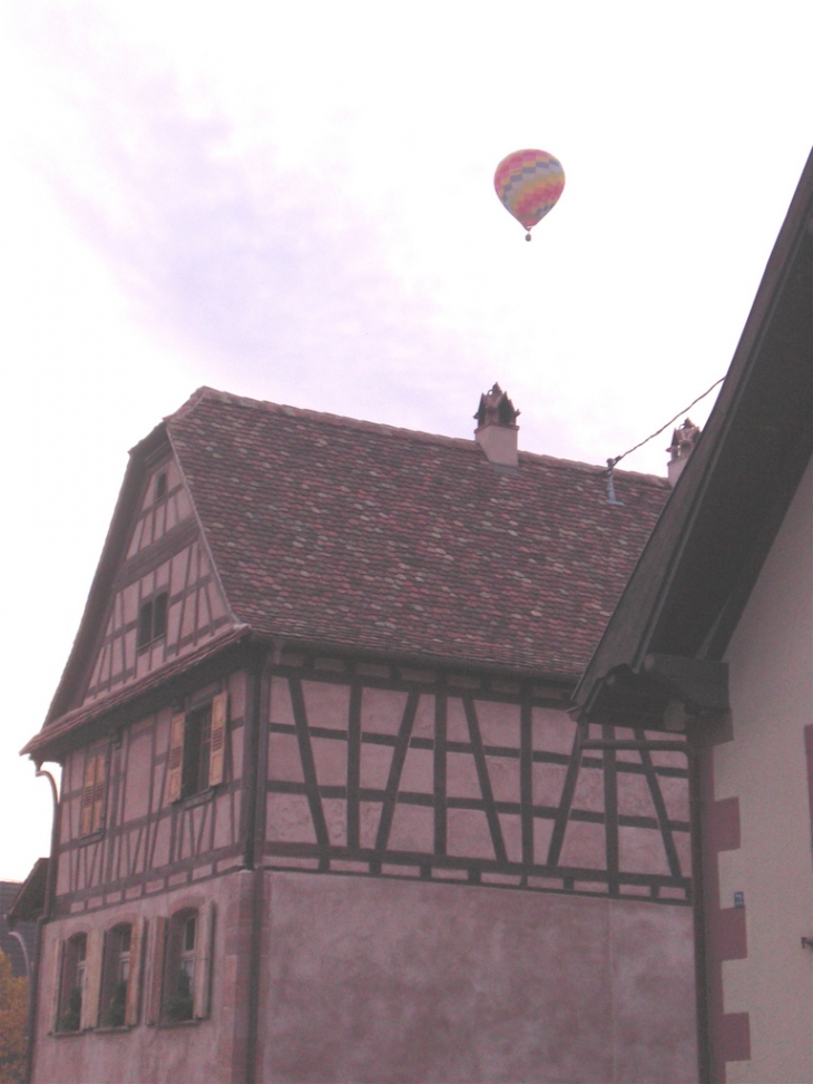 Vol de montgolfière rue principale - Gœrsdorf