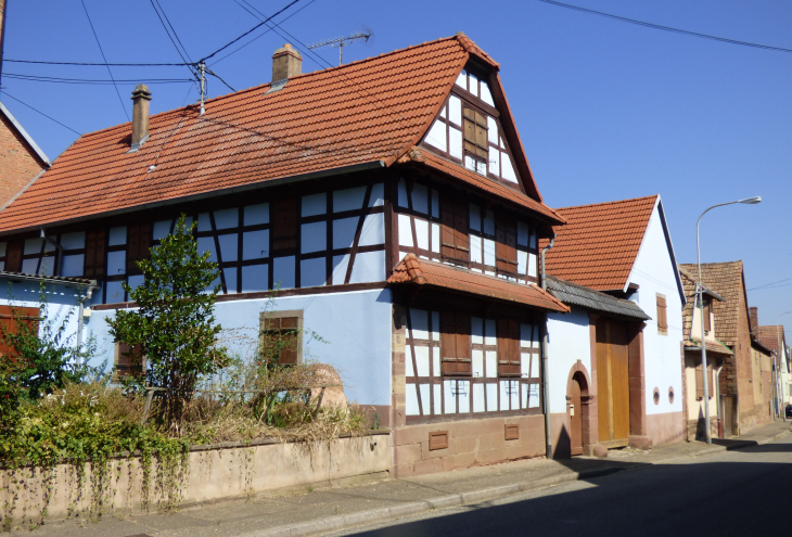 Maison Alsacienne du 19e siecle situee rue Principale - Ingenheim