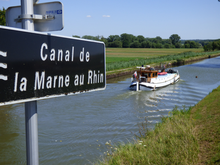 Le canal de la Marne au Rhin - Ingenheim