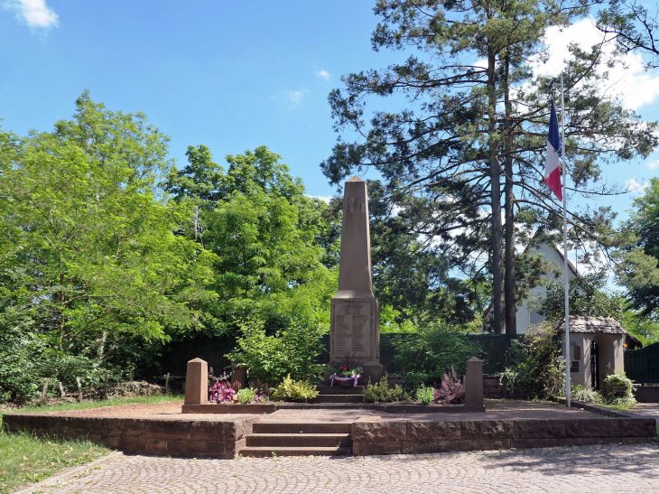 Le monument aux morts - La Petite-Pierre