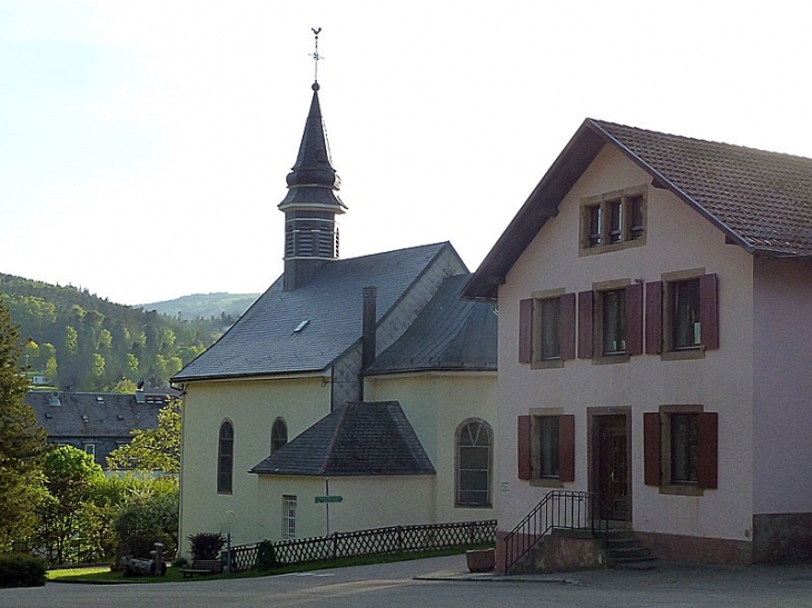 L'église et la mairie - Le Hohwald