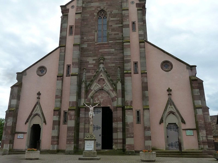 L'entrée de l'église - Mackenheim