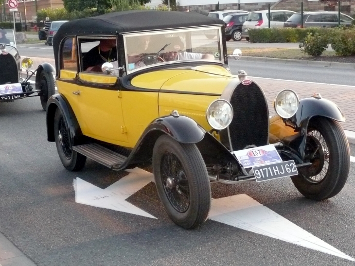 Centenaire Bugatti rue de la Commanderie - Bugatti type 40 1926 - Molsheim