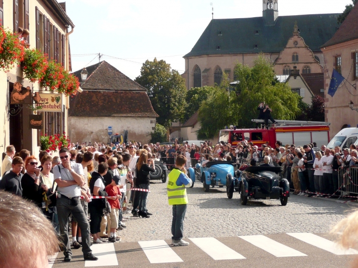 Centenaire Bugatti rue de la Monnaie - - Molsheim