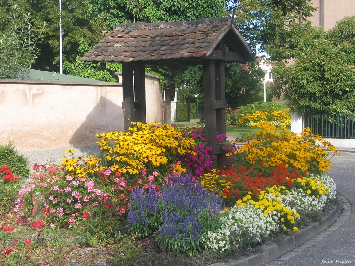 Décor estival rue de la gare - Mundolsheim