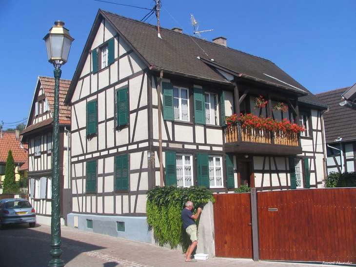 Ancienne maison du village   rue de la Haul - Mundolsheim