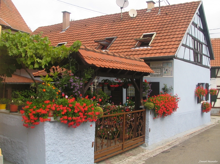 Ancienne maison du village   Grand rue de l'Eglise - Mundolsheim