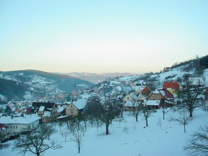 Natzwiller et son clocher sous la neige