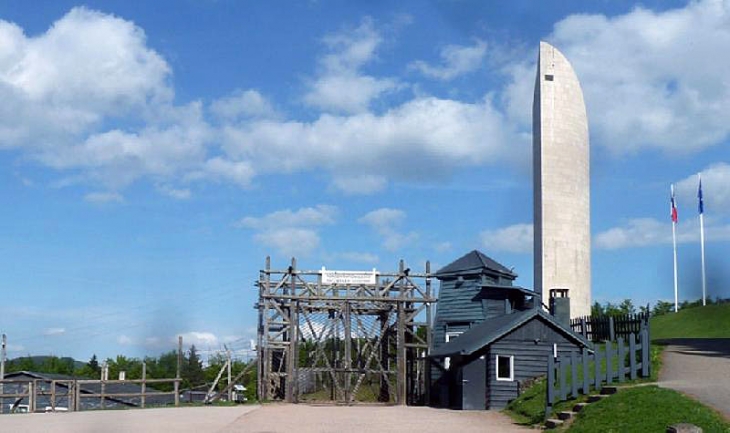 STRUTHOF mémorial national aux martyrs et héros de la déportation entrée du camp - Natzwiller