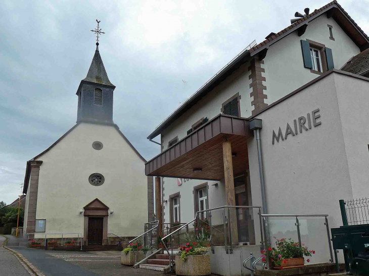 L'église protestante et la mairie - Ratzwiller