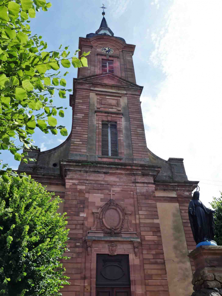 L'entrée de l'église Saint Michel - Reichshoffen