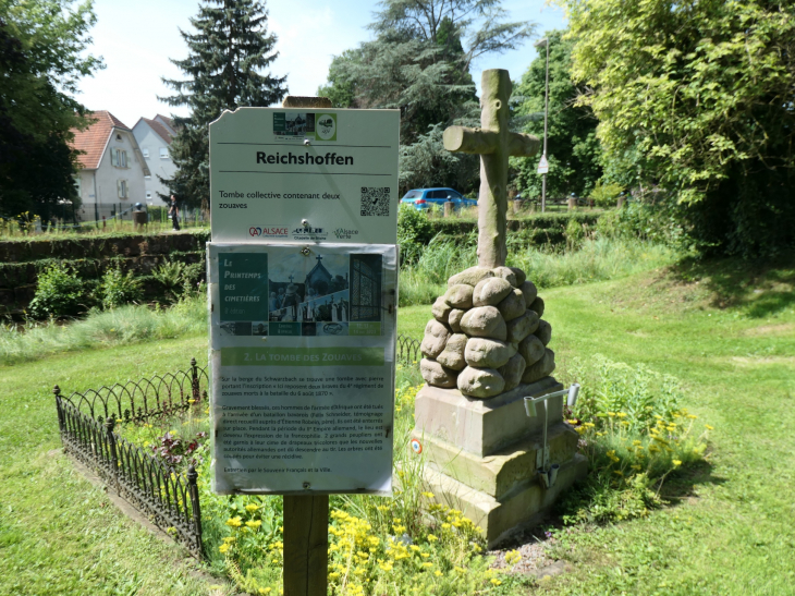 Le monument des zouaves tombés en 1870 - Reichshoffen